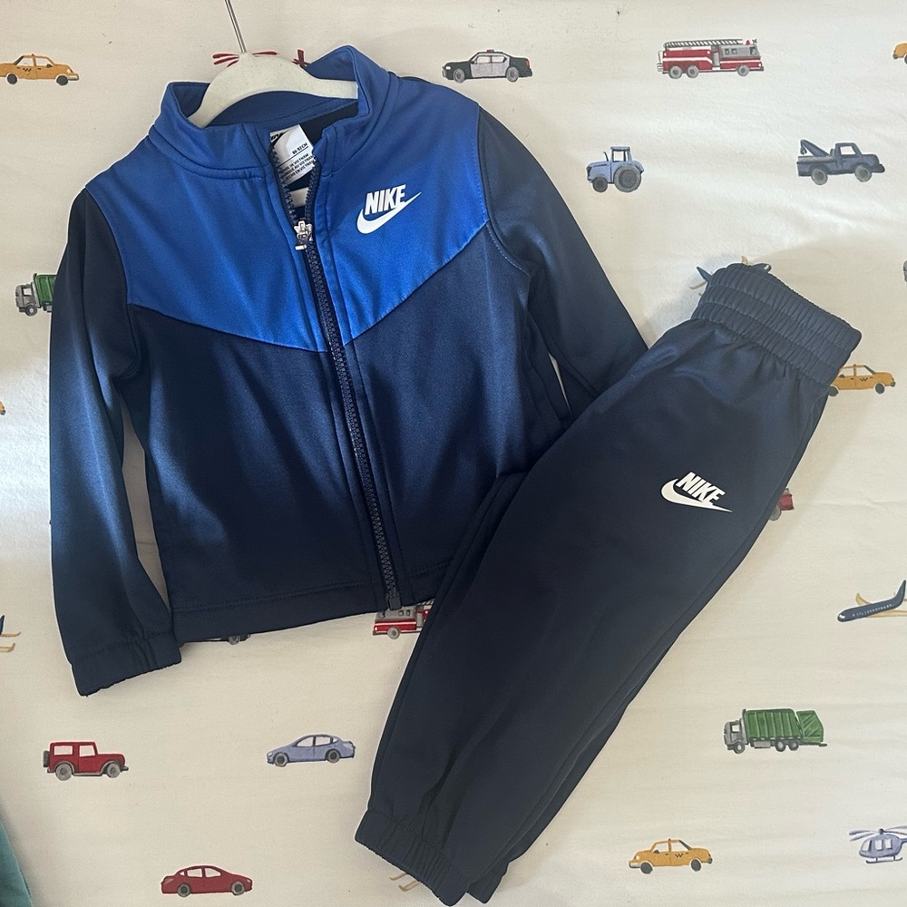 NIKE Jogger Set